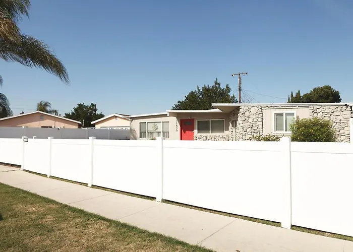 Central Modern All-In-One Home